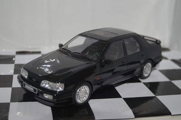 OTTO Ford Sierra Sapphire Black slight fault 1:18 OT854B