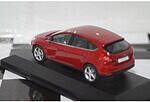 Minichamps Ford Focus 5 Door Hatch Fire red Dealer Edition 1:43