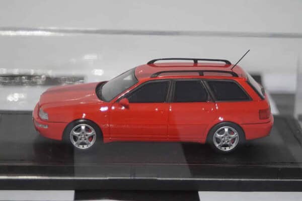 Top marques audi a4 avant rs2 red tm43-026c 1:43 scale resin