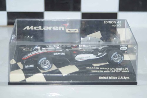 Minichamps Mclaren Mercedes MP4-20 2005 530 054320 in 1:43