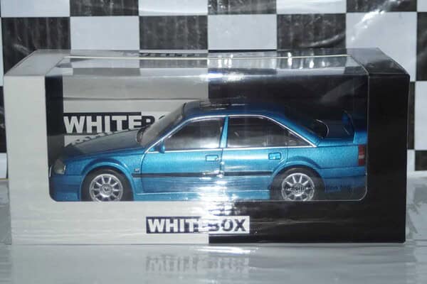 Whitebox opel omega / carlton evolution 500 blue 1:24 wb124138-o