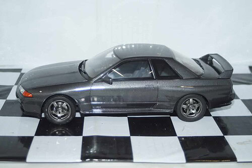 Otto nissan skyline gt-r (bnr32) grey 1993 1:18 ot411