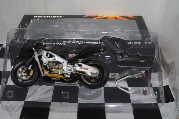 Minichamps honda rc211v summer test 2001 f.spencer 1:12th 122 017998