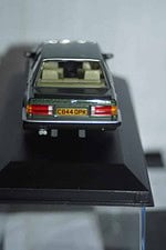 Corgi vanguards bmw 323i (e30) saloon green va13802 1:43