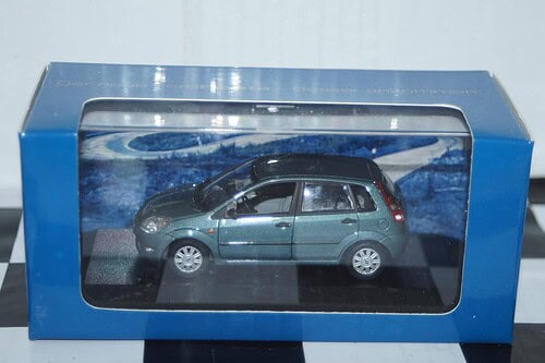 Minichamps ford fiesta blue 5 door dealer boxed (copy)