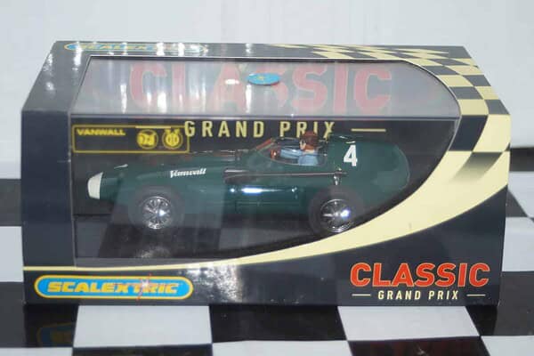 Scalextric maserati 250f "jean behra" #4  1:32 c2662