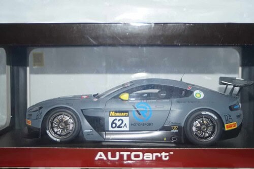Autoart aston martin v12 gt3 12hr 2019 #62a 1:18 scale 81906