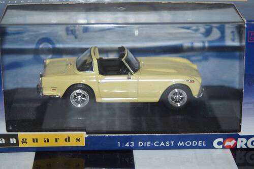 Vanguards triumph tr5 jasmine yellow va11509 1:43