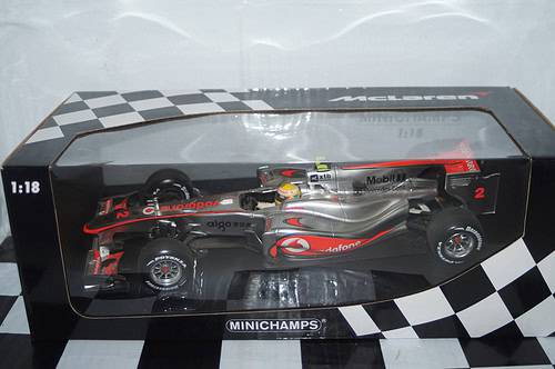 Minichamps mclaren mercedes mp4-25 l.hamilton f1 2010 530 101802 1:18